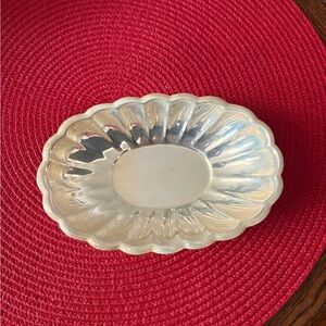 Reed & Barton Silver Plated Oval Decorative Dish for candy or anything 4.5”x6.5”